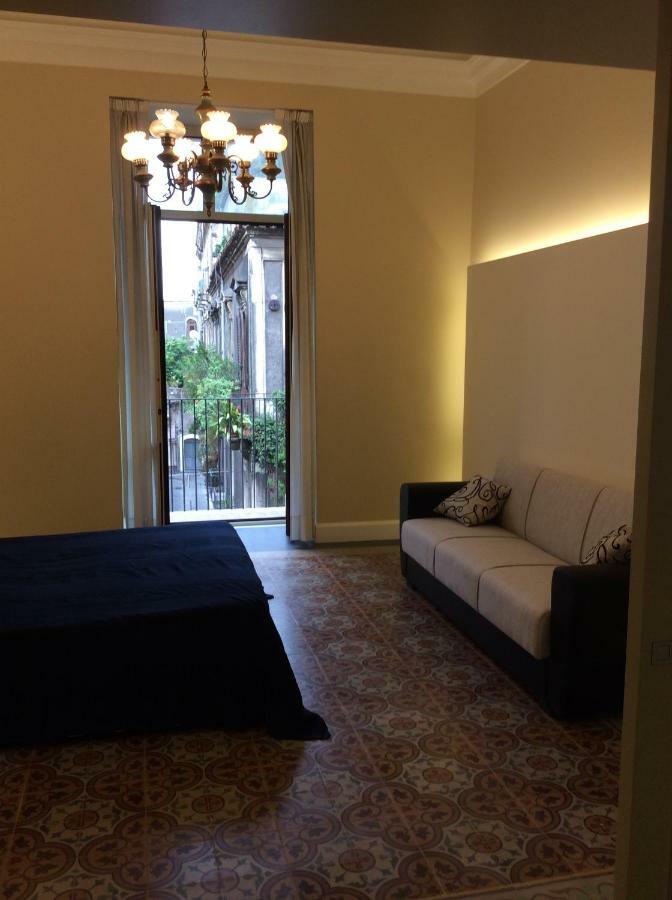 Con Terrazza In Centro Storico Catania